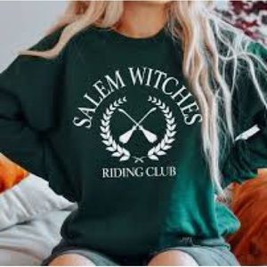 Hello, I create custom vinyl Tshirts, sweaters, coffee mugs, plates etc.